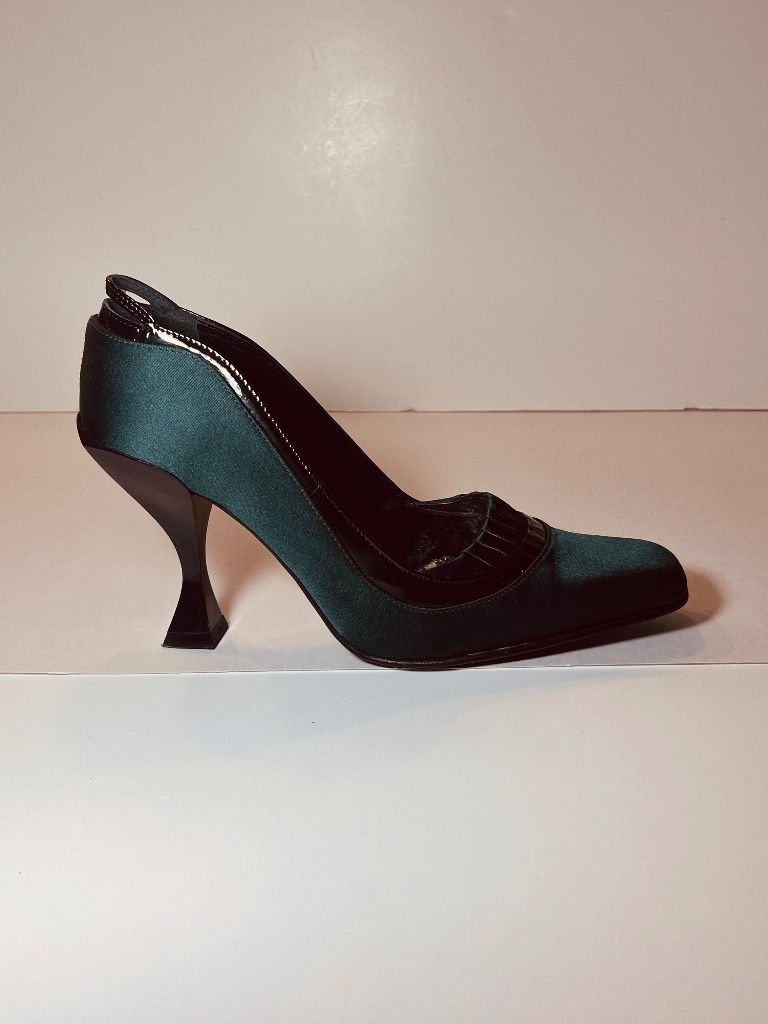 Elegant Vintage John Fluevog Pump In Dark Teal Satin. Sculpted Heel.